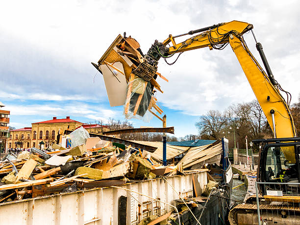 Best Junk Hauling Services  in Auburn, MI